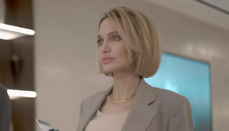 Анджелина Джоли приехала на Украину и лишилась охранника